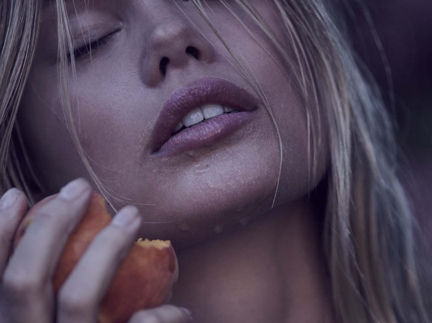 Frida Aasen> Η επιτομή της θηλυκότητας - 42